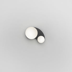 Open image in slideshow, Perspective Variation 497 Wall Light Bean Shape · €606 · ATELIER ARETI | CURATED BY EYEDS
