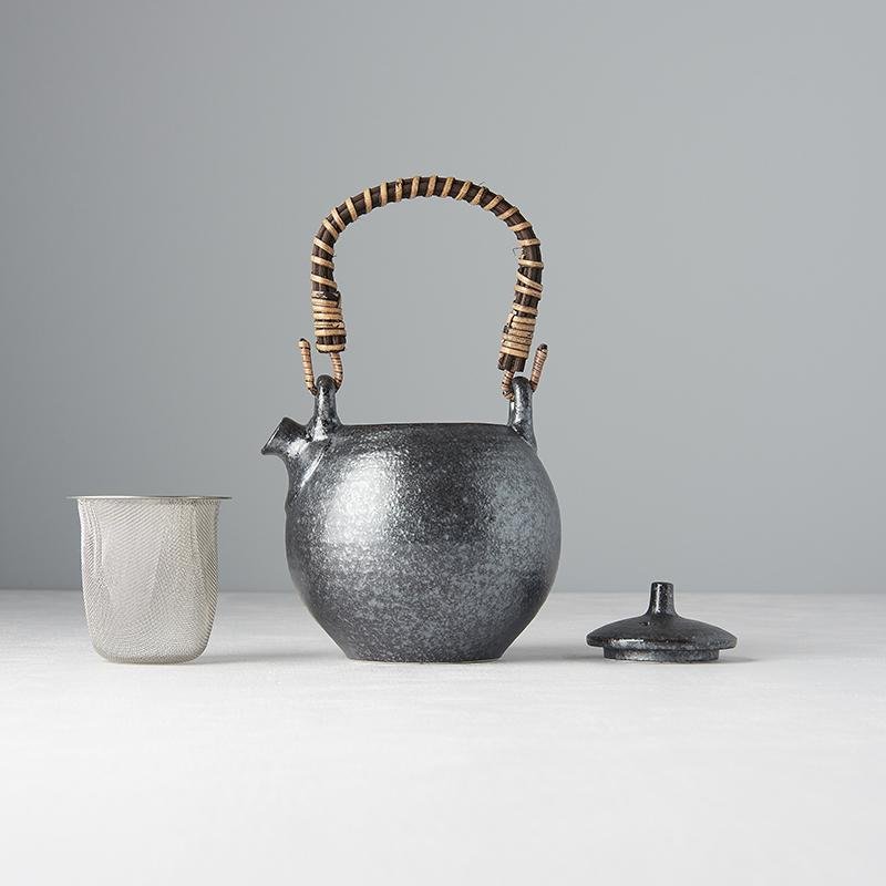 Teapot with Strainer Craft Black · €45 · CURATED BY EYEDS