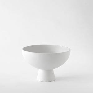 Open image in slideshow, Large Bowl Strøm Earthenware · €82.5 · RAAWII | CURATED BY EYEDS
