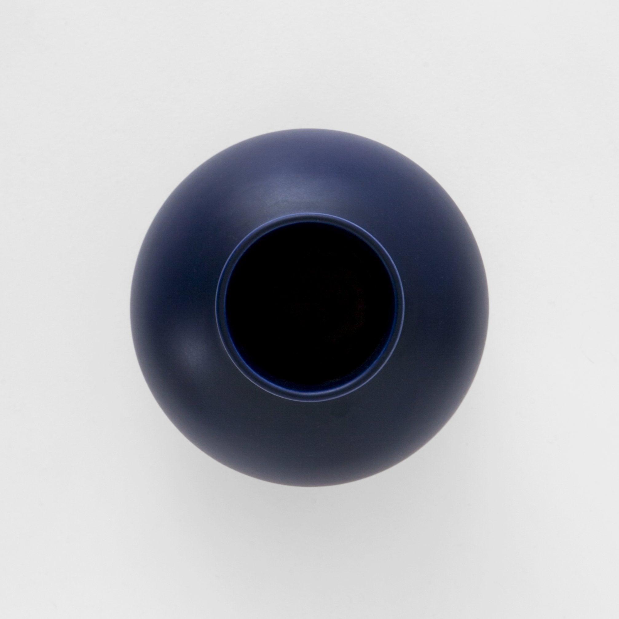 Large Vase Strøm Earthenware · €82.5 · RAAWII | CURATED BY EYEDS