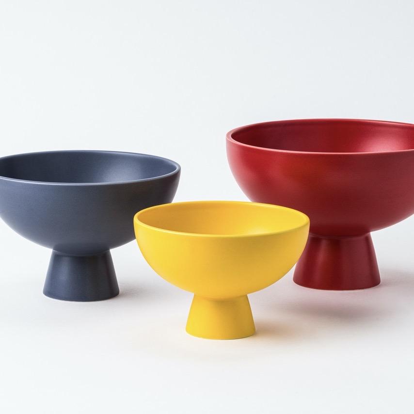 Medium Bowl Strøm Earthenware · €64 · RAAWII | CURATED BY EYEDS