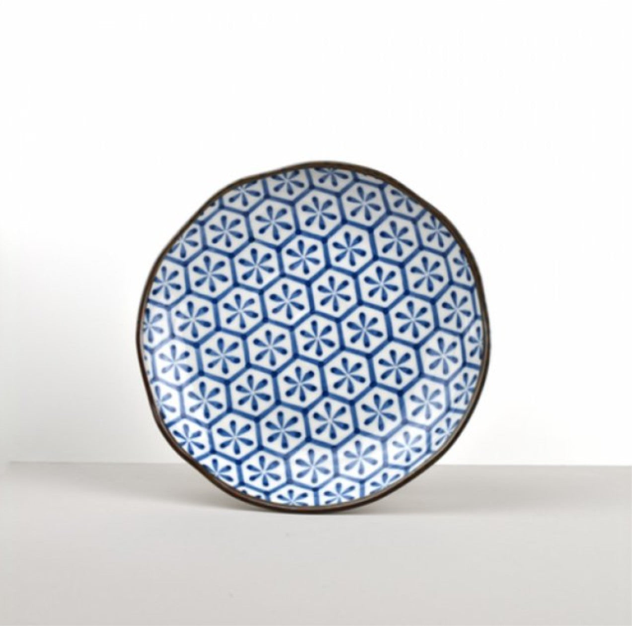 Round Plate Hexagon Flower 23cm · €17 · CURATED BY EYEDS